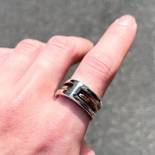 ��ͥ���˷��ʤ������ѥ�ǥ� ARMOR RING-SILVER