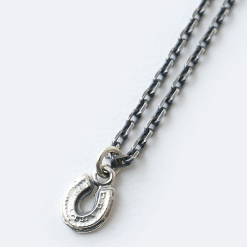 NEW SMALL HORSE SHOE NECKLACE SV
