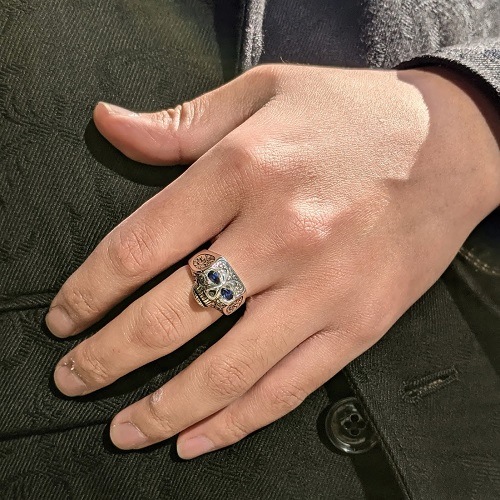 JIM SKULL ENGRAVED-SE-SAPPHIRE-