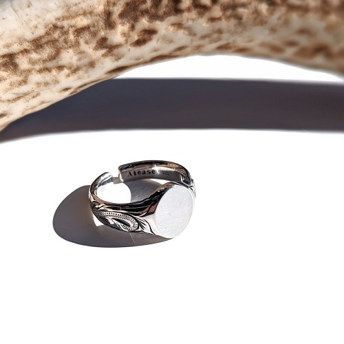 HAWAIIAN SIGNET RING