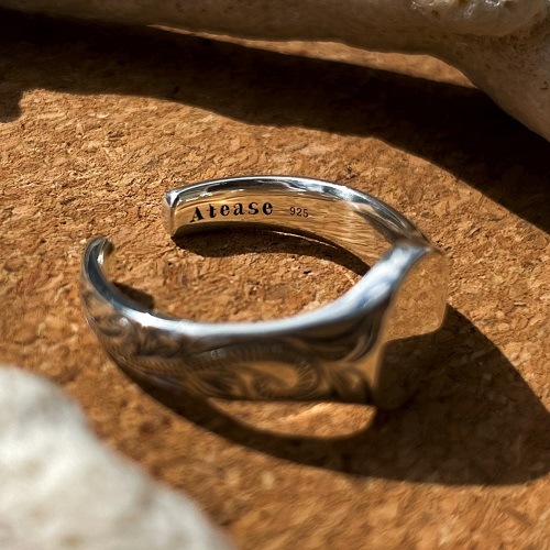 HAWAIIAN SIGNET RING