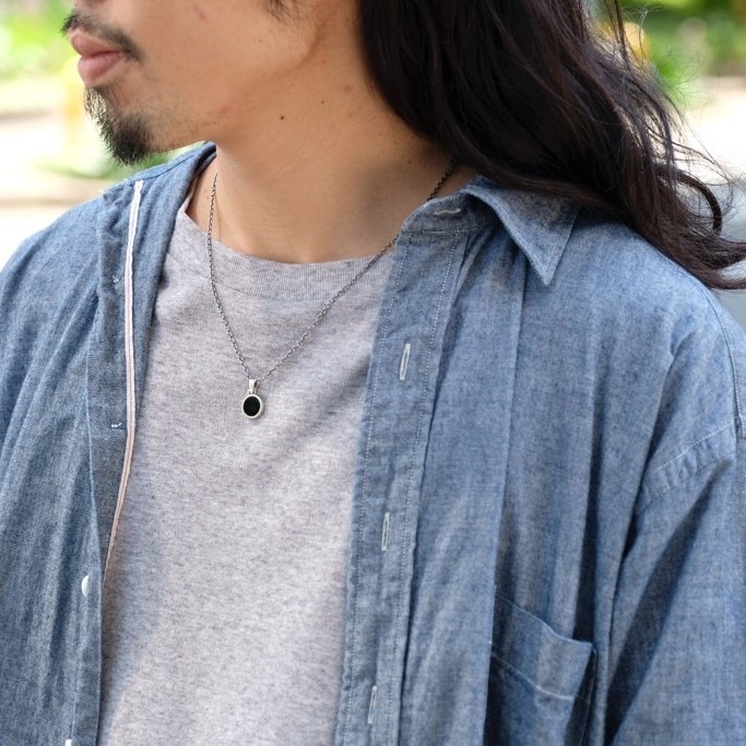 ONYX FLAT ROUND NECKLACE