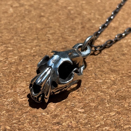 WOLFSKULL CHARM-silver