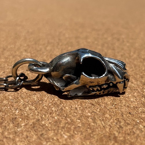 WOLFSKULL CHARM-silver