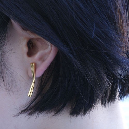 BATON PIERCE ���Ÿ��դ������ѥ�ǥ�