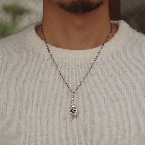 SKULL DAGGER NECKLACE