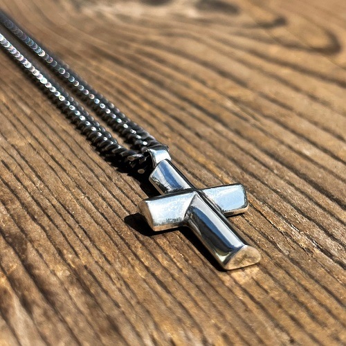 CROSS NECKLACE LARGE