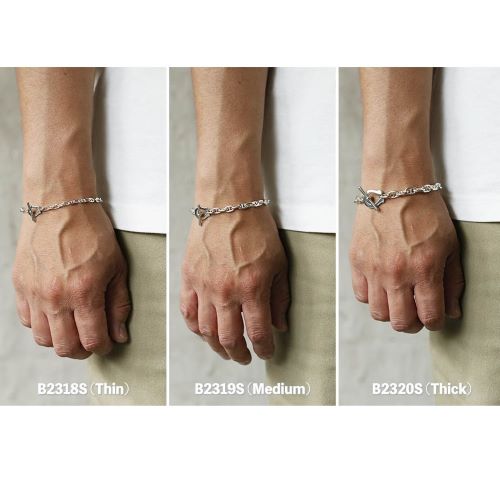 B.R.CHANNEL�Ҳ��� Medium Horseshoe Toggle Bracelet - Anchor