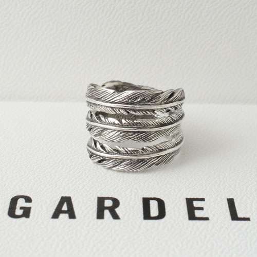 TRINITY FEATHER RING SV