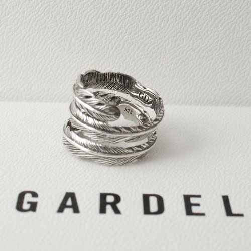 TRINITY FEATHER RING SV
