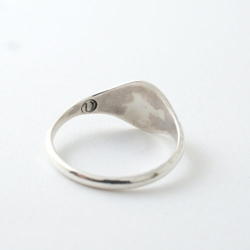 SIGNET RING OVAL SMALL