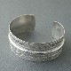 CENTER LINE FLAT BRACELET