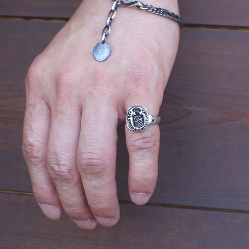 EMBLEM STAMP RING
