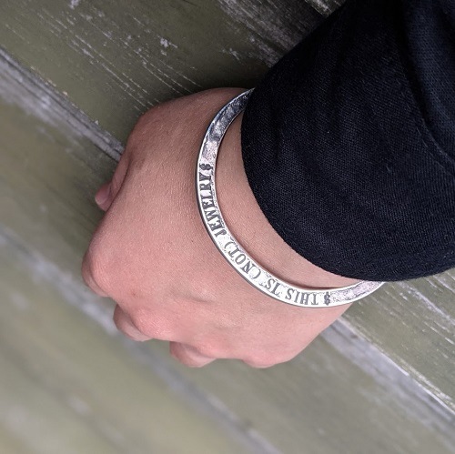 CONCEPT BANGLE BRACELET (SIDE STAMPS)��Kis-My-Ft2 �̻������������ѥ�ǥ롣