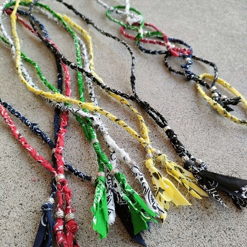 ����ˡ���WEST�����Ŀ�͵�������ѥ����ƥࡣ��ATEASE BANDANA NECKLACE MESH