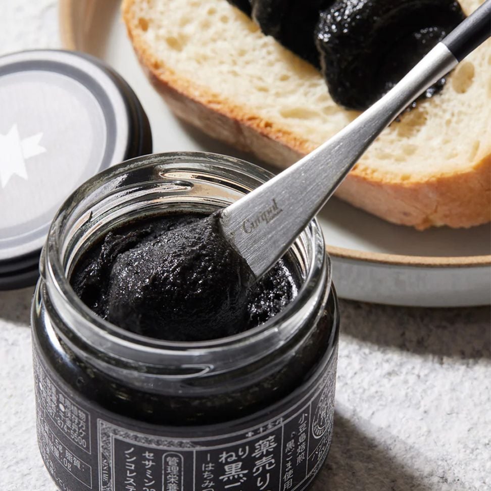 薬売りのねり黒ごまはちみつ入り 125g [千金丹]