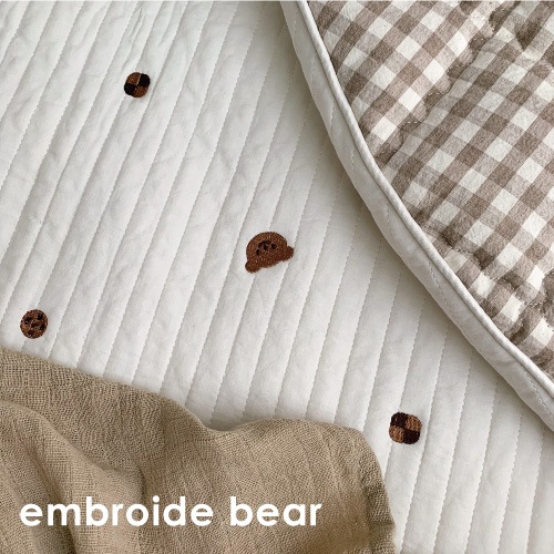 Round rugmat Embroide Bear