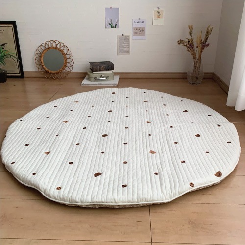 Round rugmat Embroide Bear