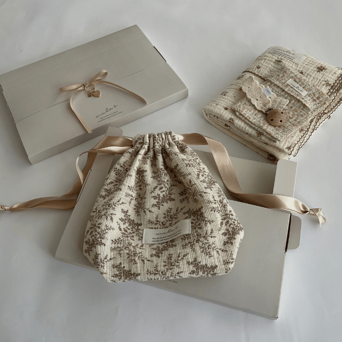 【出産祝い ギフト4点セット】Gaze Gift : Swaddle/Handkerchief/drawstring bag(M)/Pacifier Toy Holders