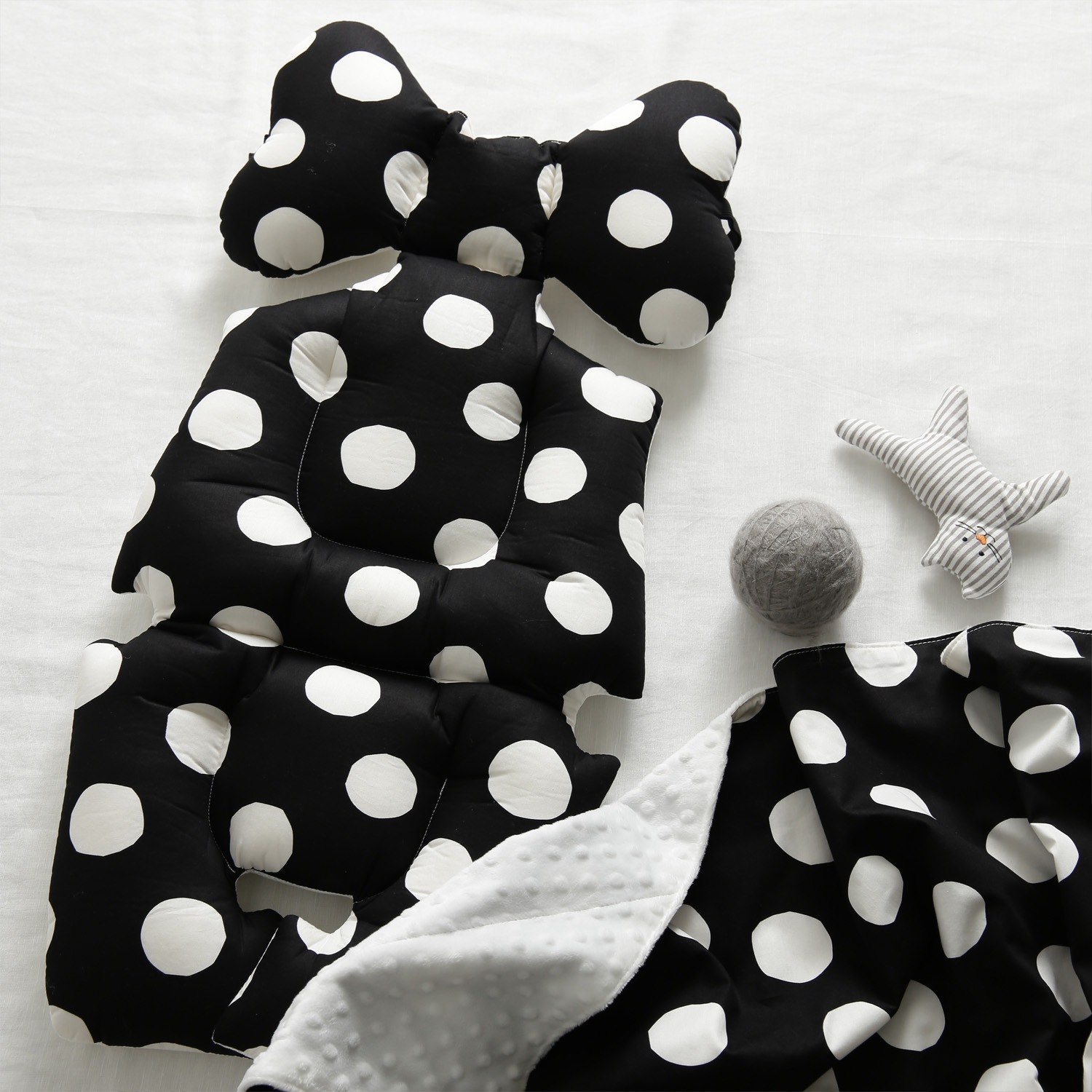 Basic Line / Bid Dot - Black