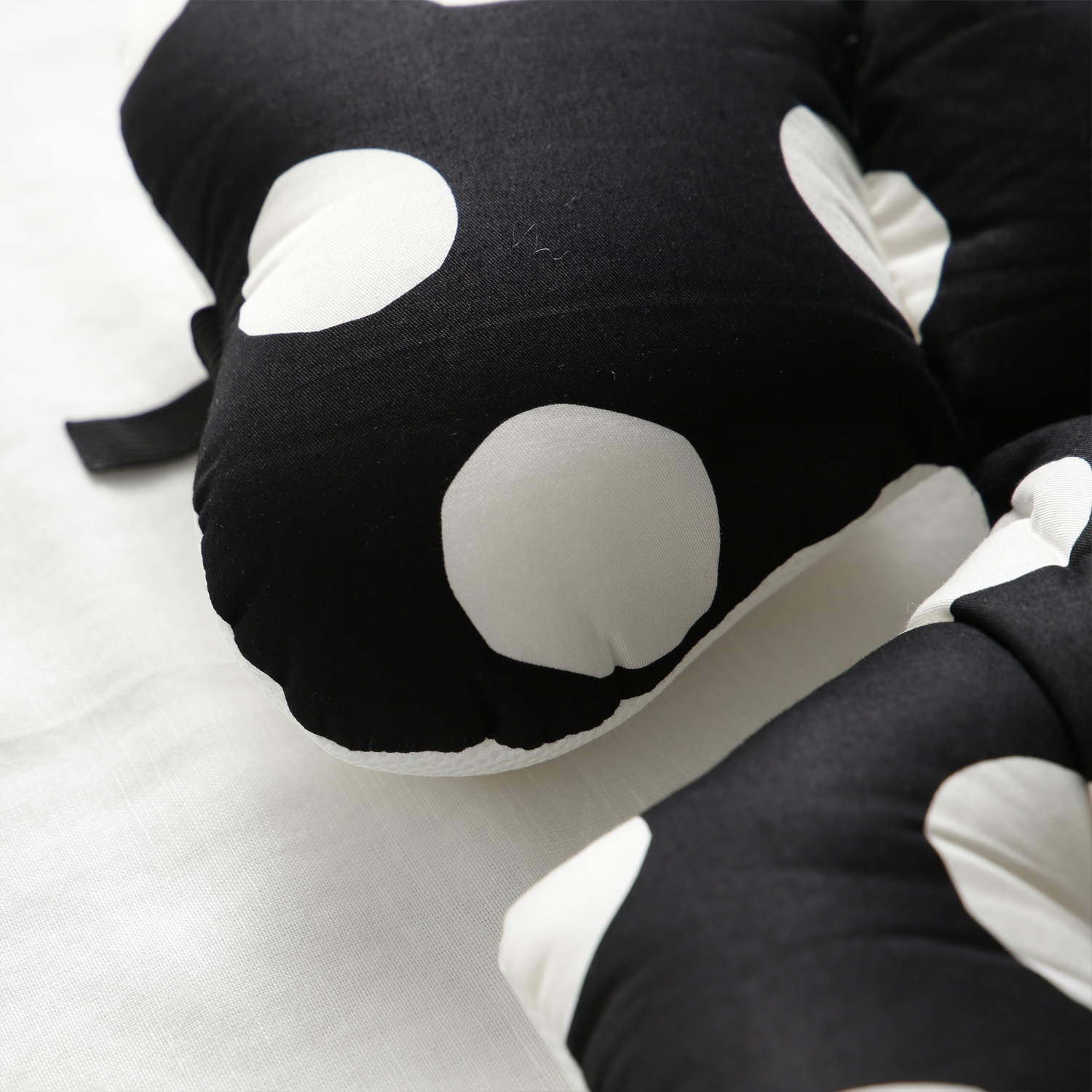 Basic Line / Bid Dot - Black