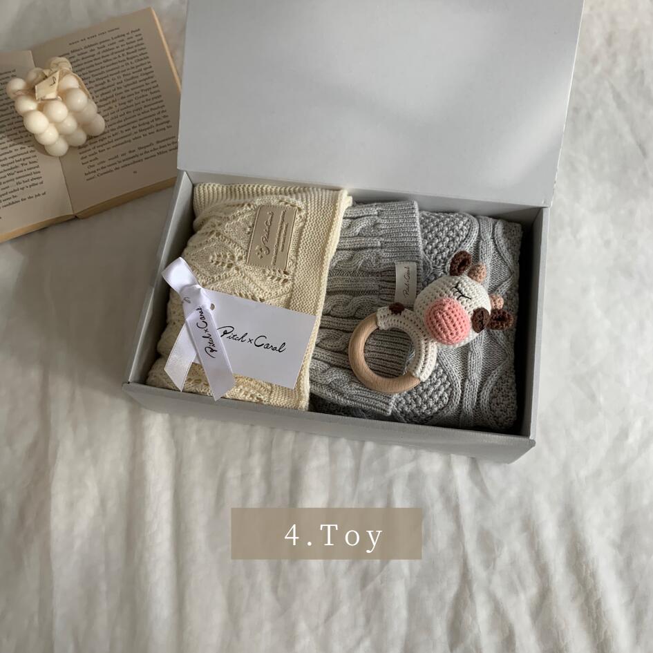 [Gift Set] Cotton Knit Romper & Blanket & Toy set