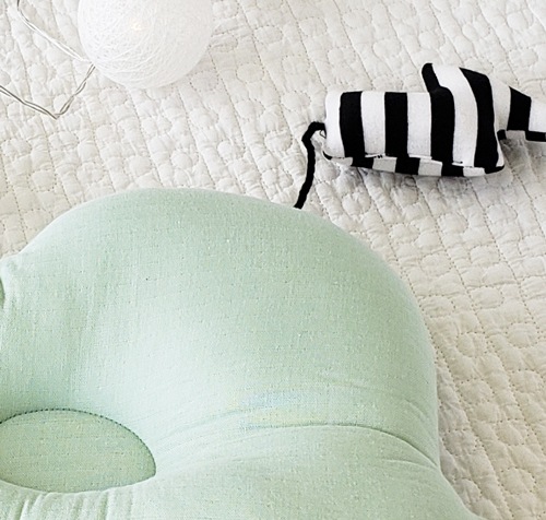 Play Pillow / rabi-mint