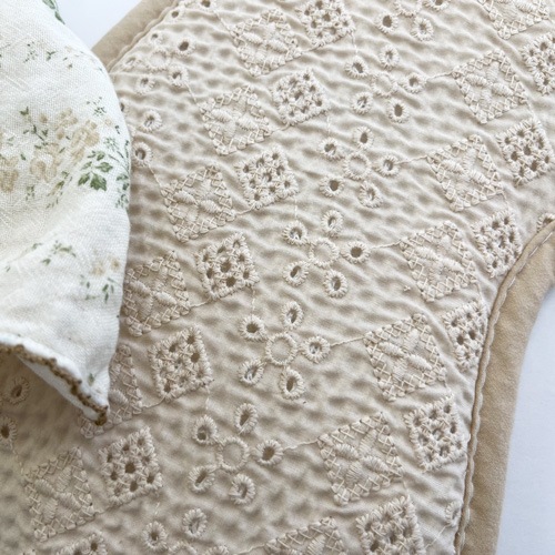 Classic Air_ Tyrolean lace - Beige