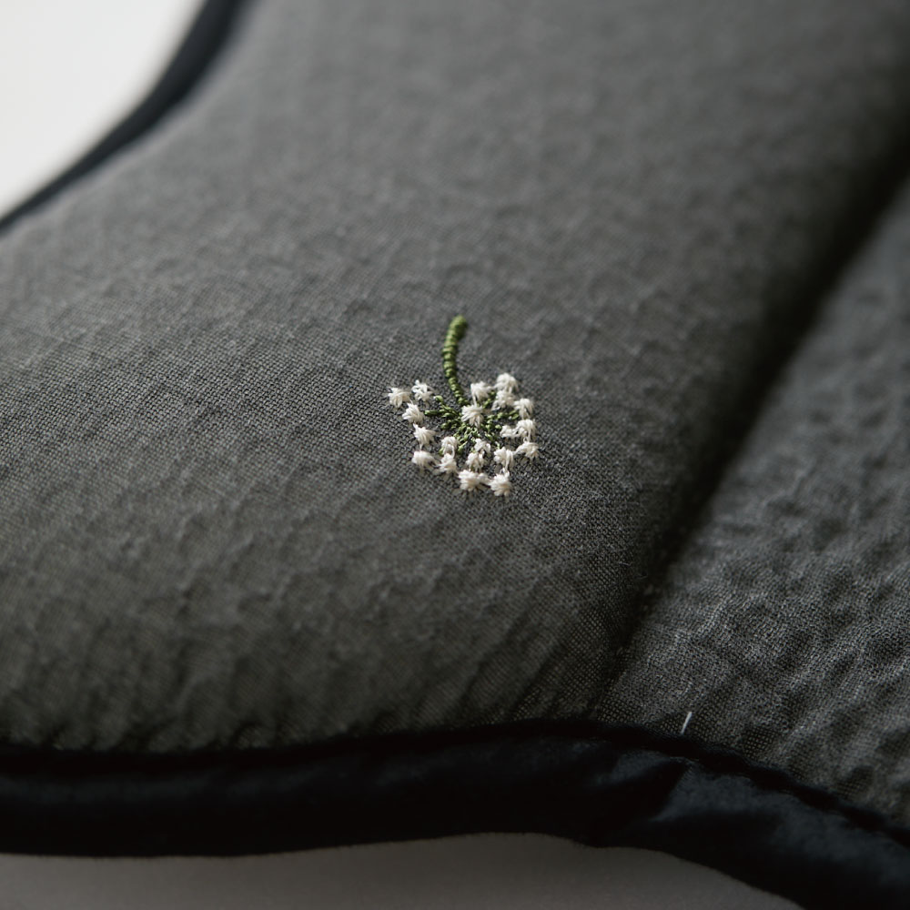 Premium Air_Embroide Flower-Kasumi Black