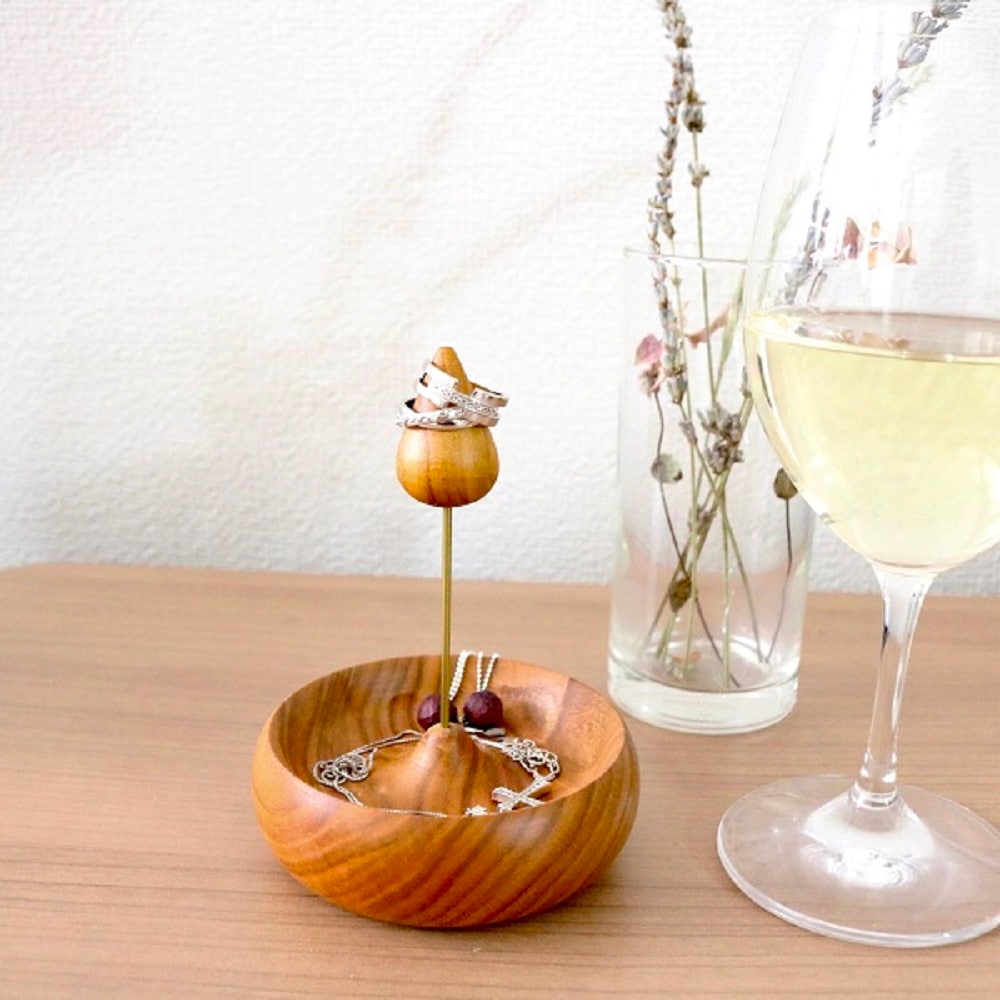 木のアクセサリートレイなら自然雑貨の通販・チアーズ へ