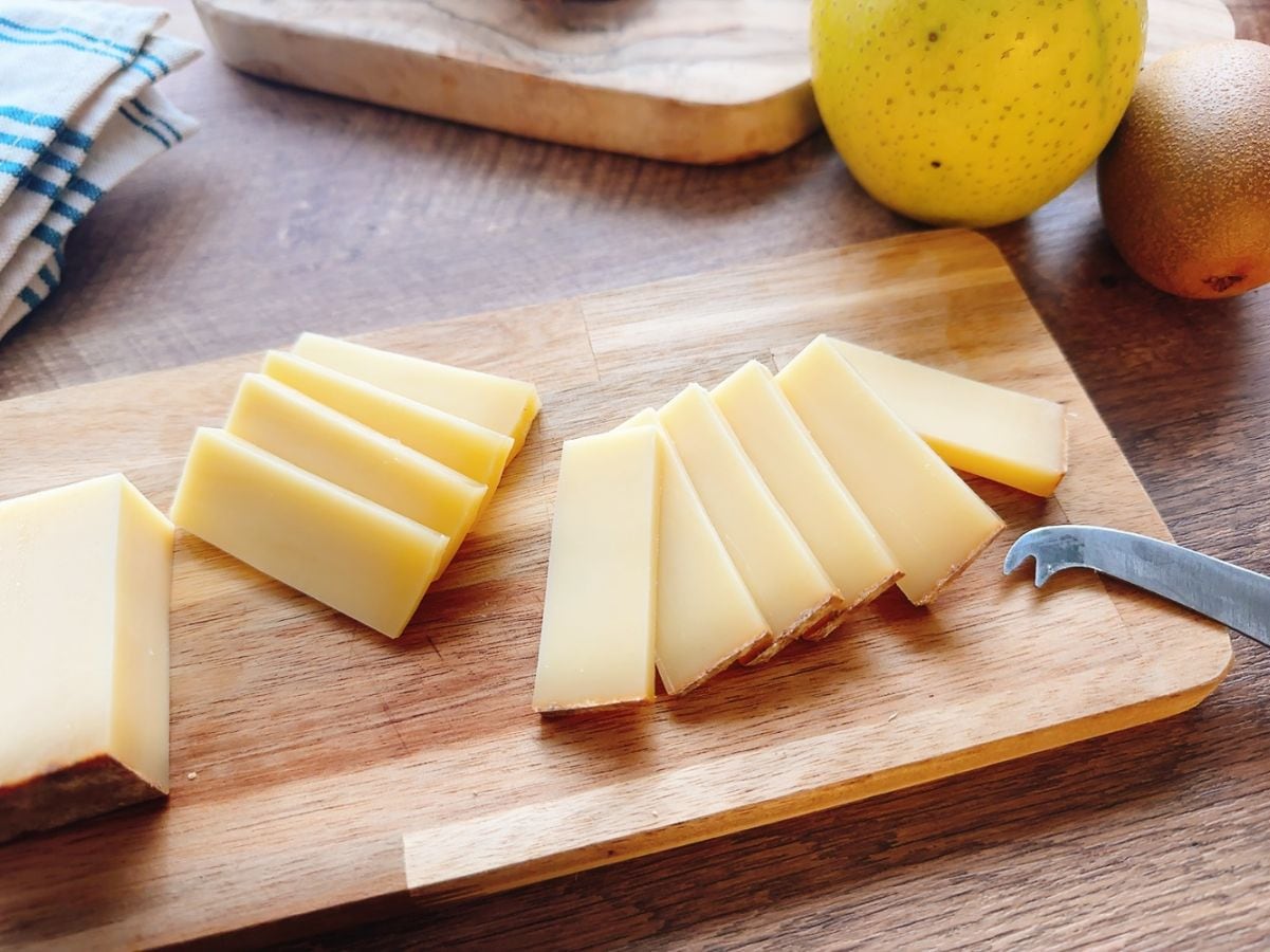 フランス産ハードチーズ(6ヶ月熟成)（100g）