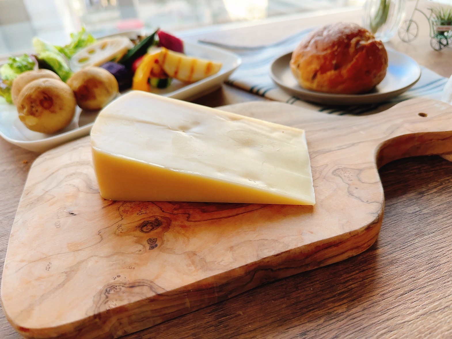 スイス産ラクレット（200g/500g）