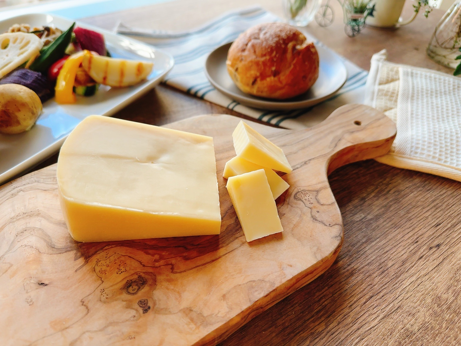 スイス産ラクレット（200g/500g） | チーズ | Cheese Honey