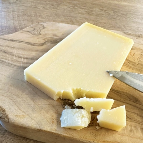 グラナパダーノ（100g/200g）