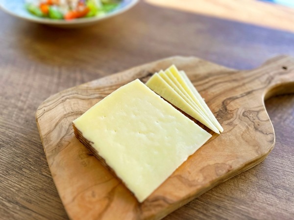 スペイン産セミハードチーズ3ヶ月熟成（100g）