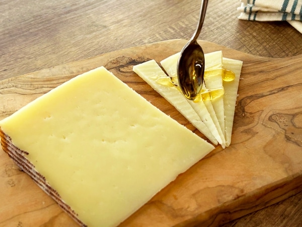 スペイン産セミハードチーズ3ヶ月熟成（100g）