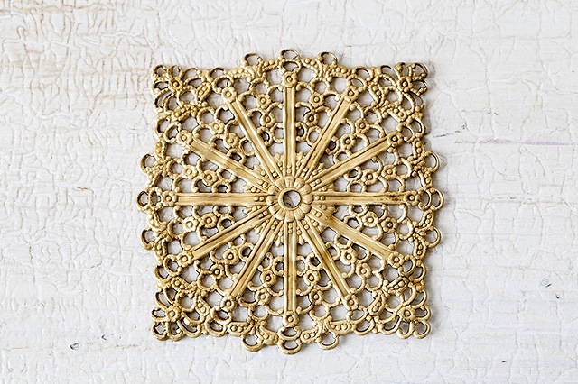 CM-189 Square Filigree