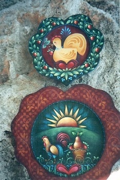 RW-44 Large heart plate with rooster