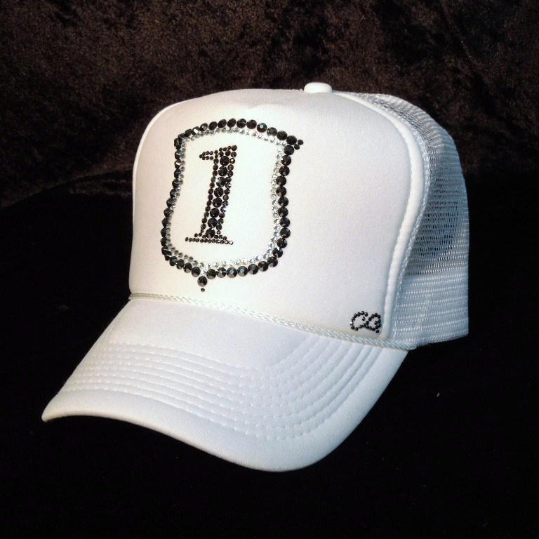 Emblem �Σ�.1 Swarovski cap white