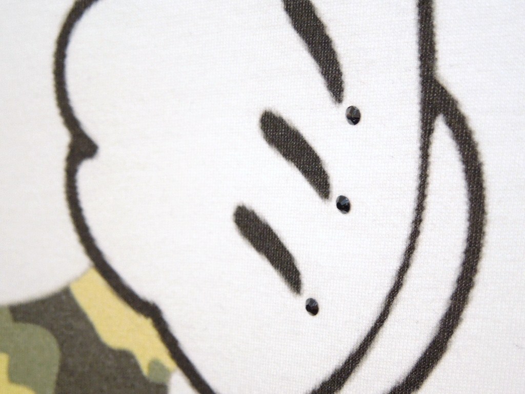Parody One Hand Swarovski T Shirt White��Camouflage