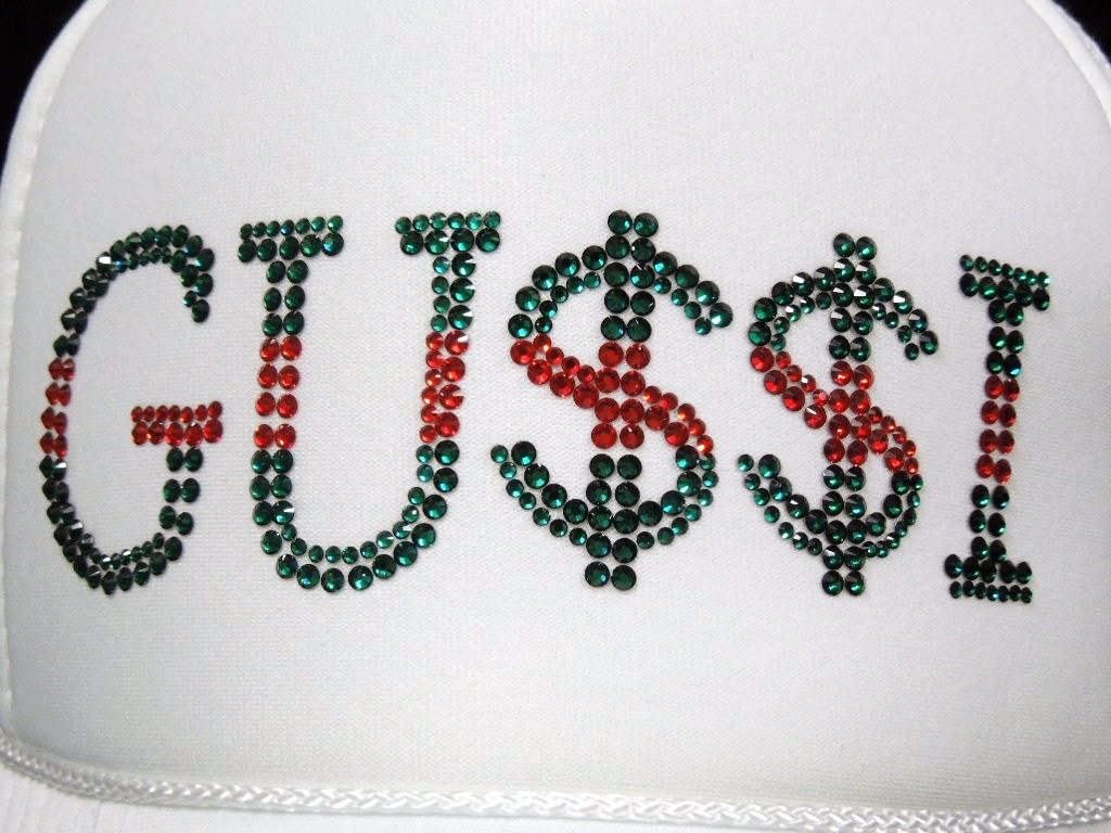 GU$$I Swarovski cap white