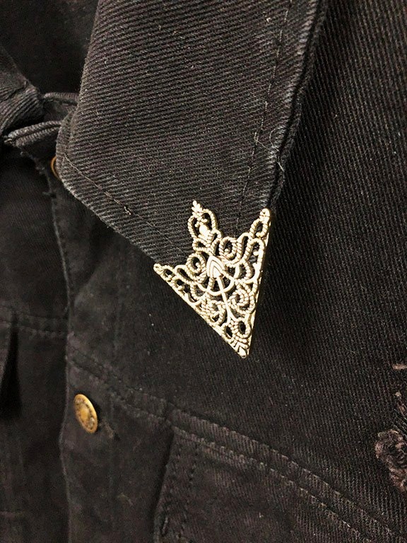 �ڿ��̸��꾦�ʡ�Marilyn Swarovski Damage Crush Denim Jacket