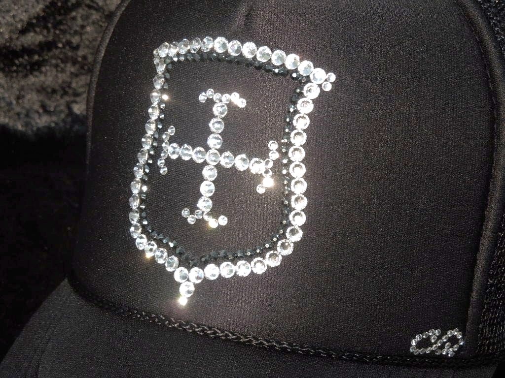 Cross emblem Swarovski black cap