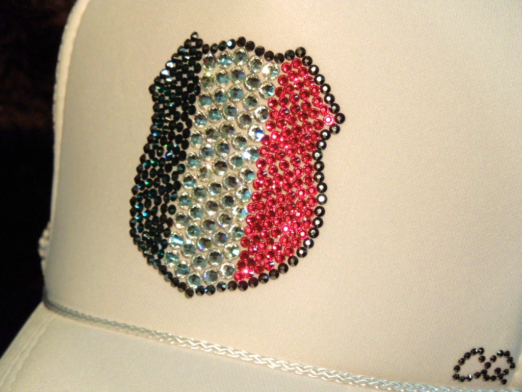 emblem Swarovski��Italy style cap white