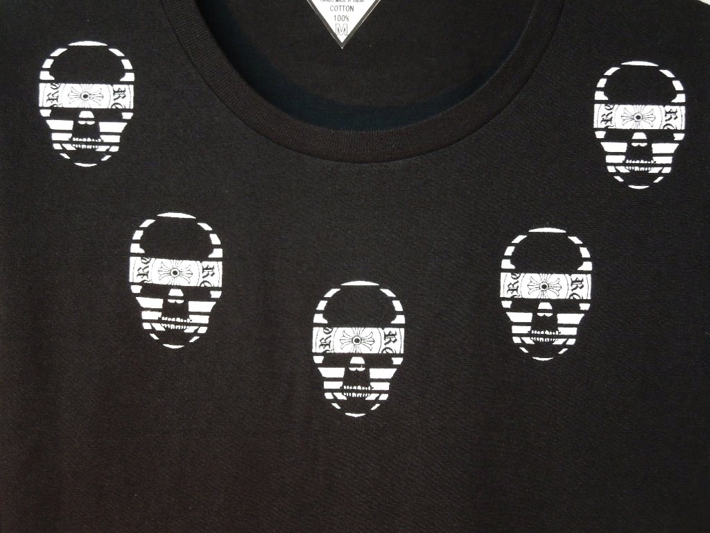 Five Skull Necklace Long T-shirt Black �� White