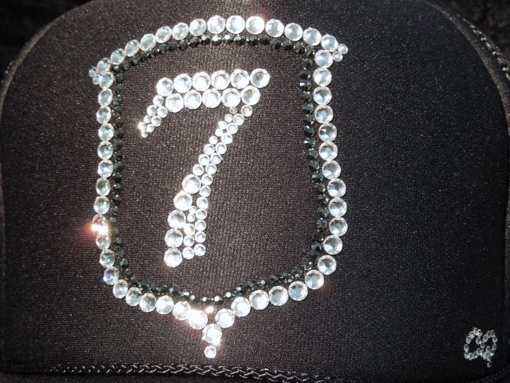 Emblem Seven Swarovski cap black