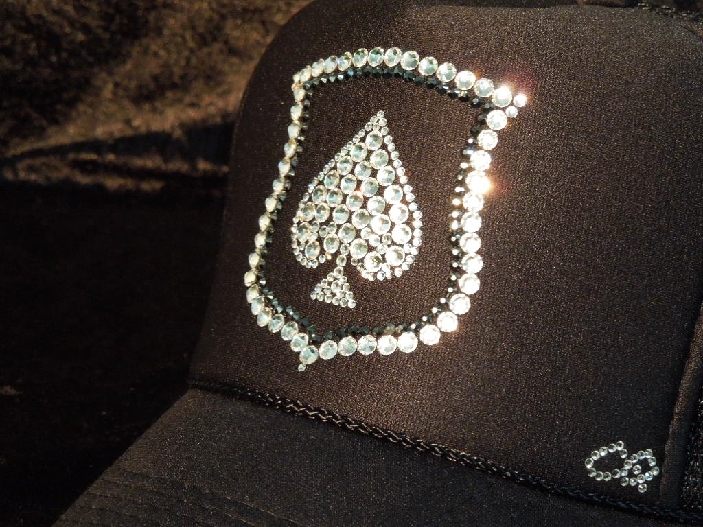 Spade emblem Swarovski black cap