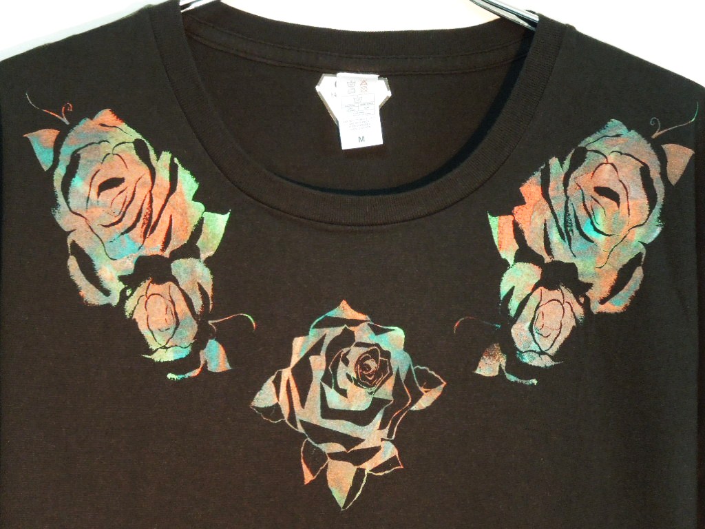 Roses T-shirt Black �� Red