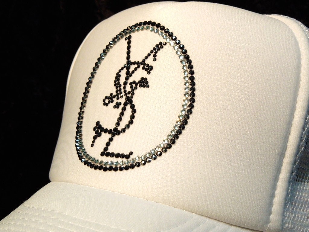 Emblem crash melt Swarovski cap White