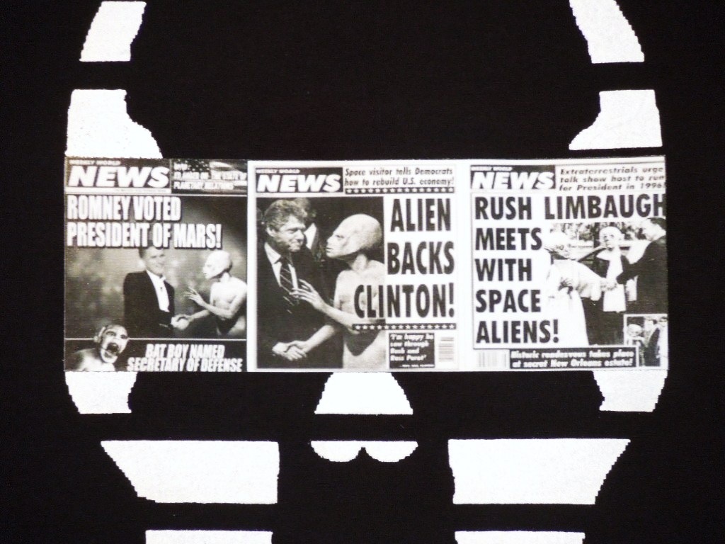 Skull news paper T-shirt black